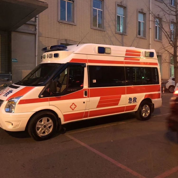 福贡夜间租赁救护车护送病人转院：安全转运的 8 大核心注意事项